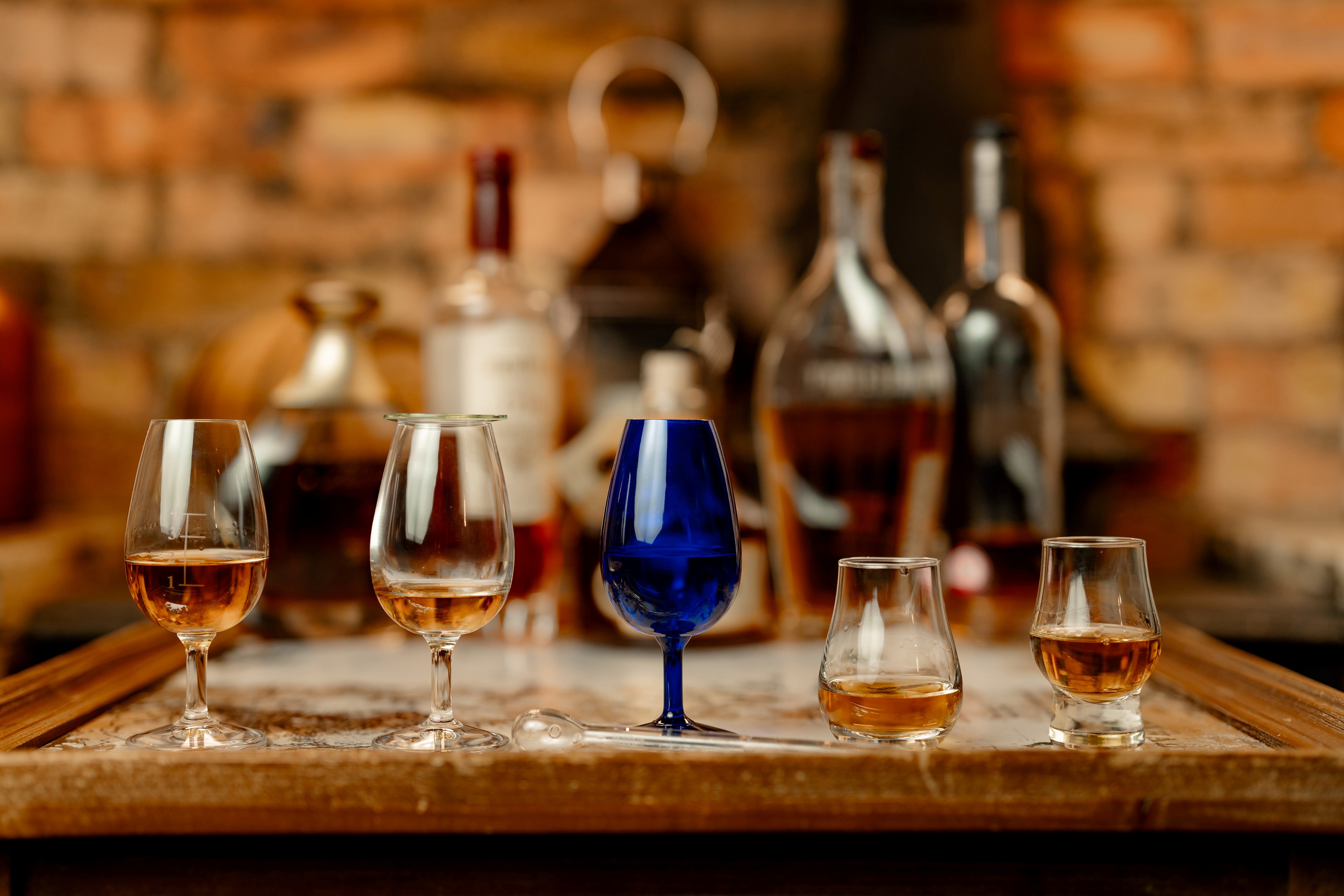 Urban Bar Distillery Bicchiere Whisky 14cl con Tacche